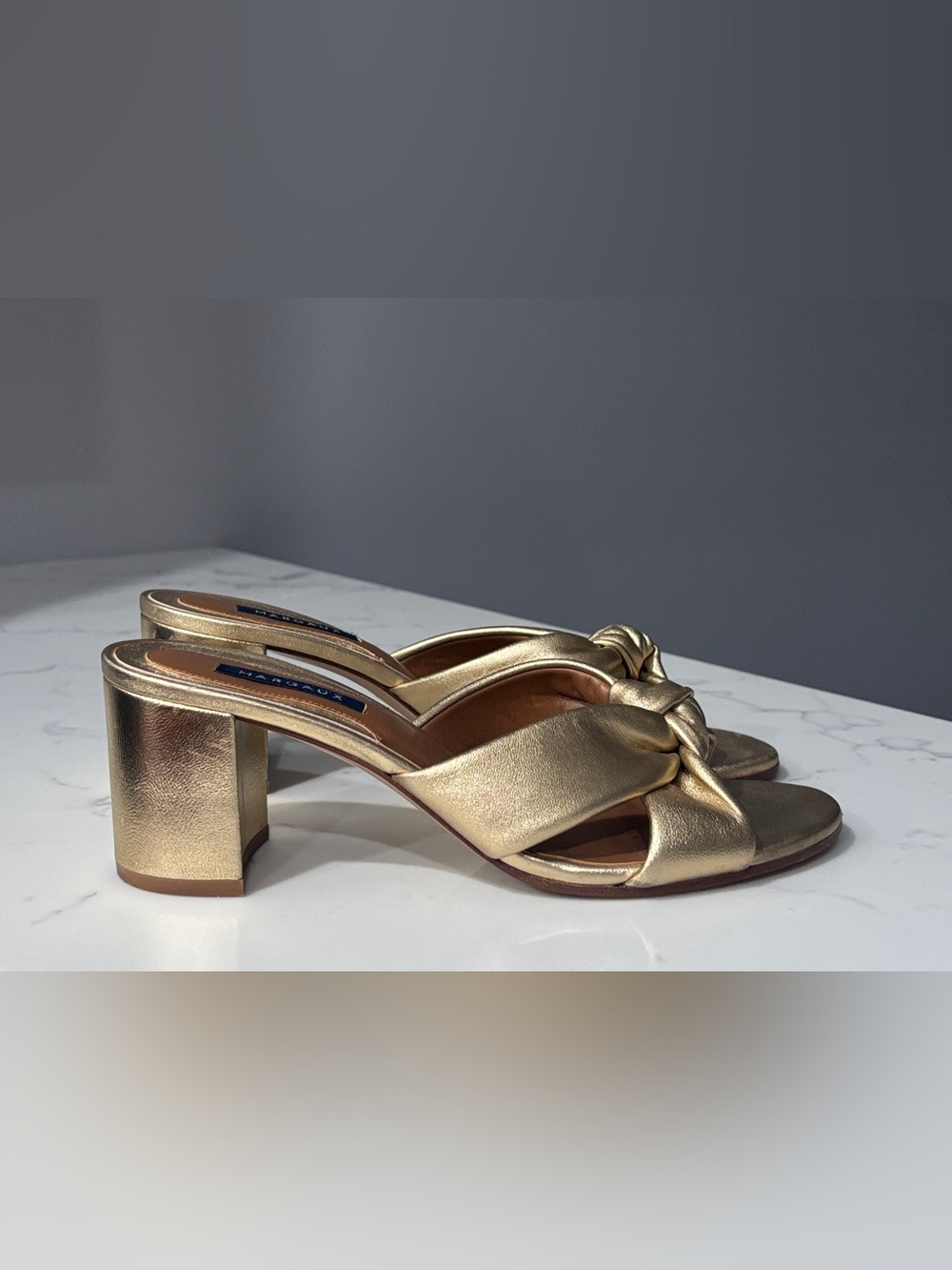 Margaux The Carmine Mule Gold Metallic Leather Knot Block Heel Slide Sandal 40 W
